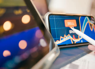 Spécialiste opérant sur plusieurs marchés et étudiant le Bitcoin, l'Ethereum ainsi que les choix forex